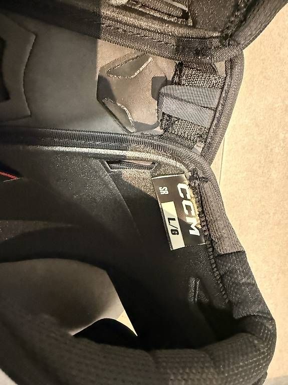 Schutz & Schoner: Eishockey CCM Brustpanzer FT8 Pro Gr. SR L – Gebraucht aus Wauwil von tigerarmy-eastside 3