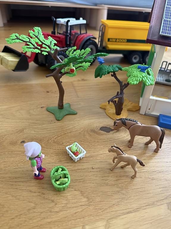 Playmobil Spielzeuge: Playmobil Bauernhof mit Traktor – Gebraucht aus Bern von dif_mcv2 4