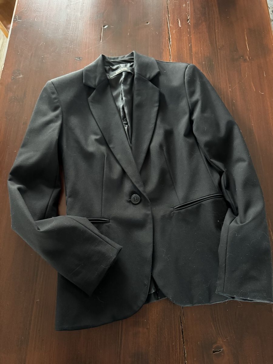 Zara Jacken: Blazer von Zara Basic, Grösse 36 – Gebraucht aus Buonas von Mikesteal