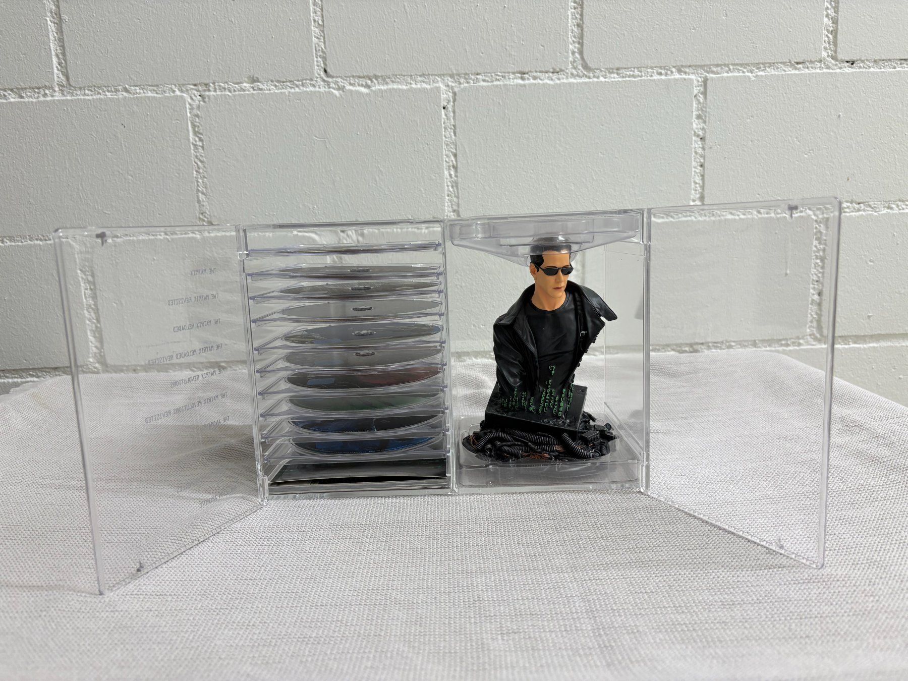 Tutti i DVDs: Matrix Ultimate Collection Set DVD Box mit Neo Figur! – Nuovo (secondo la descrizione) da Ottenbach venduto da TimelessEmotions. 5