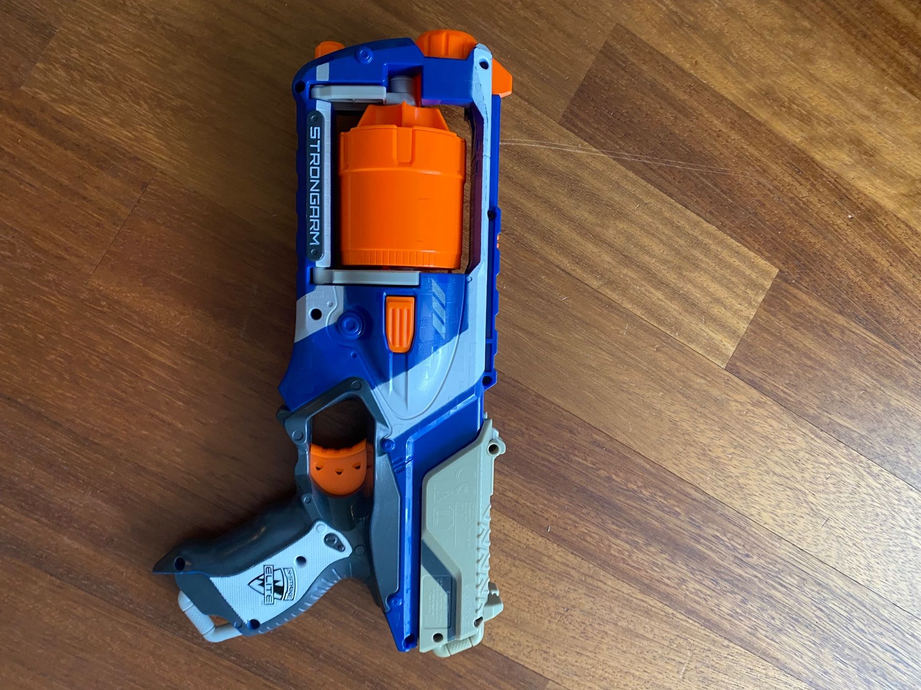 Nerf Spielzeuge: Nerf Elite Strongarm (inkl. 20 Pfeile) – Gebraucht aus Zumikon von ste_f6cx 1