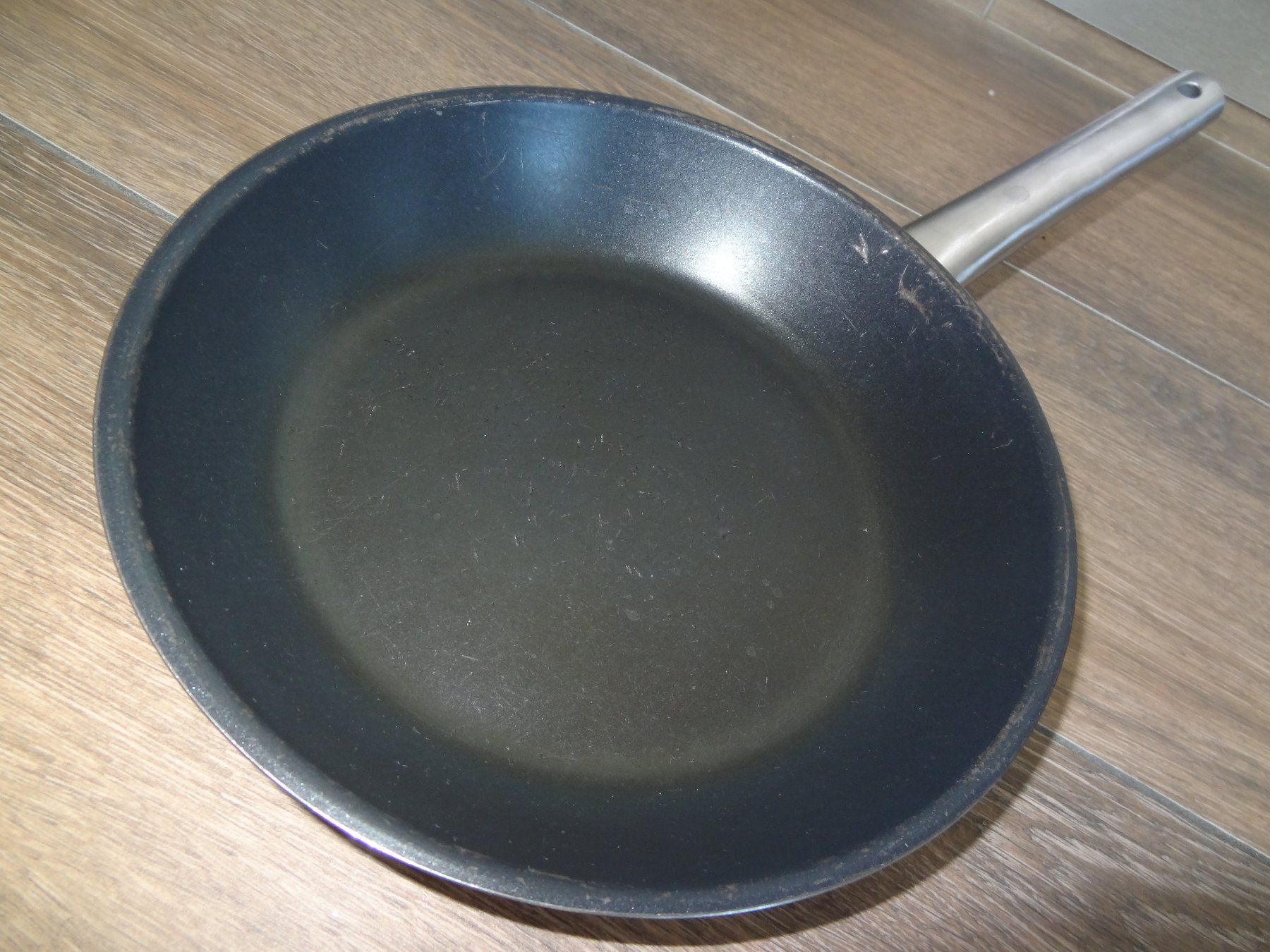 Ikea Pfannen: Poêle antiadhésive 24cm – Gebraucht aus Satigny von salvatore73 2