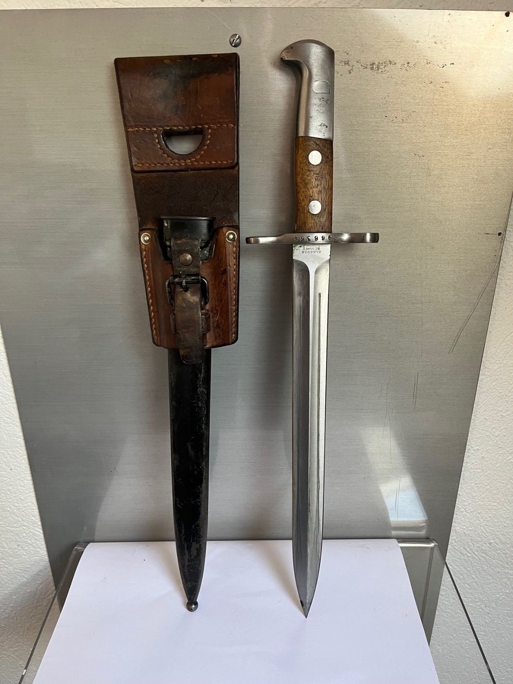 Schweizer Armee Armi bianche: baïonnette d'ordonance suisse – Usato da St-Légier-Chiésaz venduto da Antichorloge 1