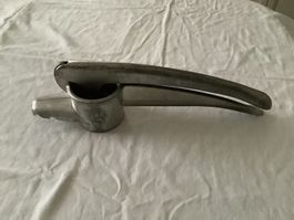 Robuste Vintage Kartoffelpresse aus Aluminium für Küche!