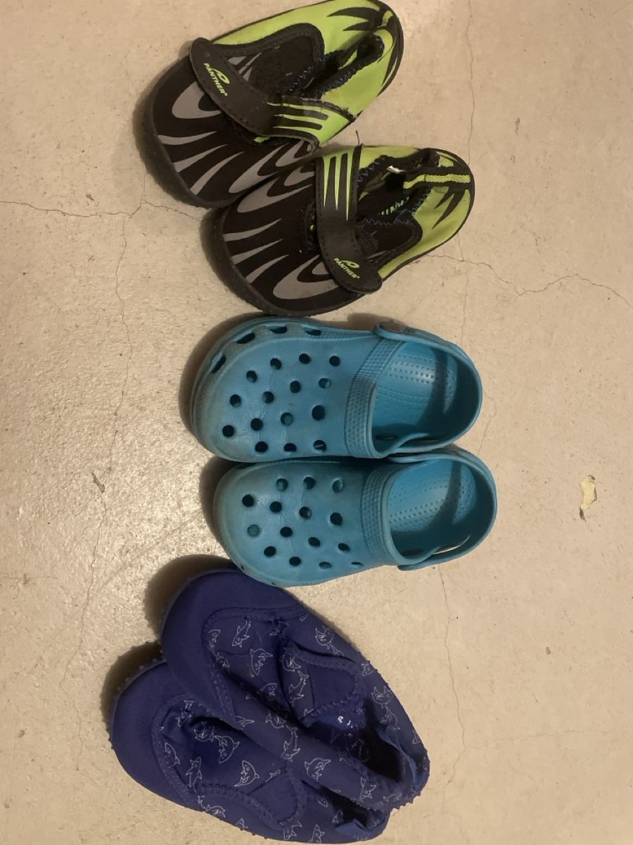 Scarpe per ragazzi: Schuhpaket Grösse 25 – Usato da Winterthur venduto da sLoerli
