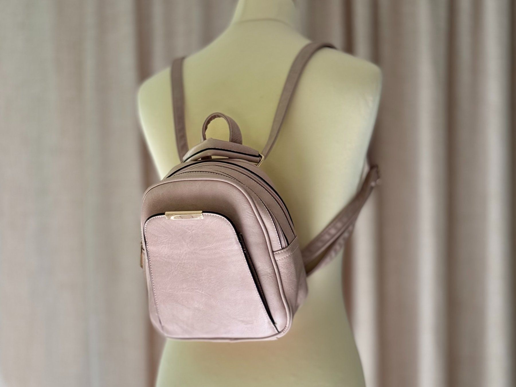 Rucksäcke: Petit sac à dos rose poudré – Gebraucht aus Genève von Reveur