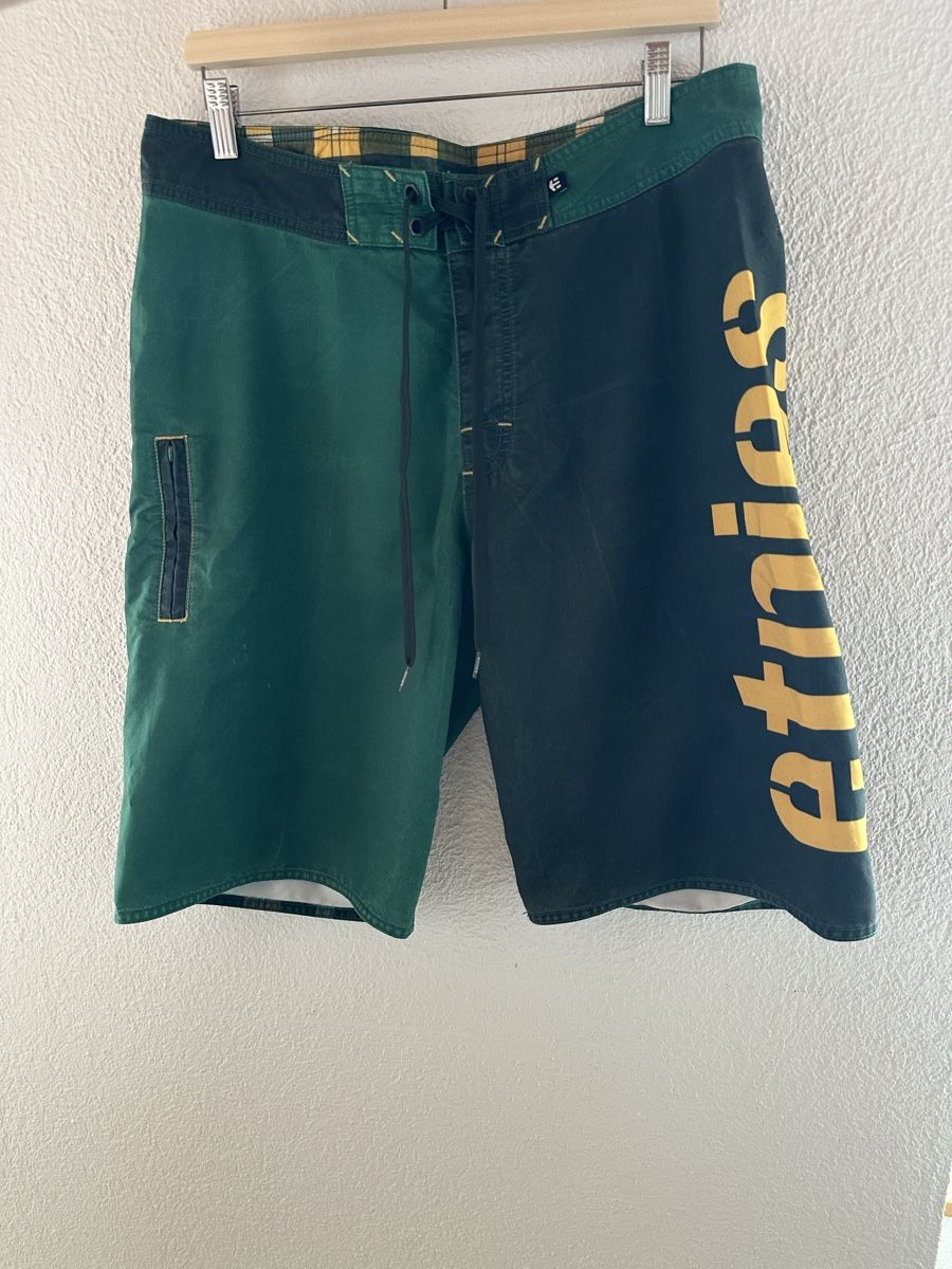 Costumi da bagno: Etnies Badehose, Gr. 34, grün - Gratisversand – Usato da Frutigen venduto da lurit