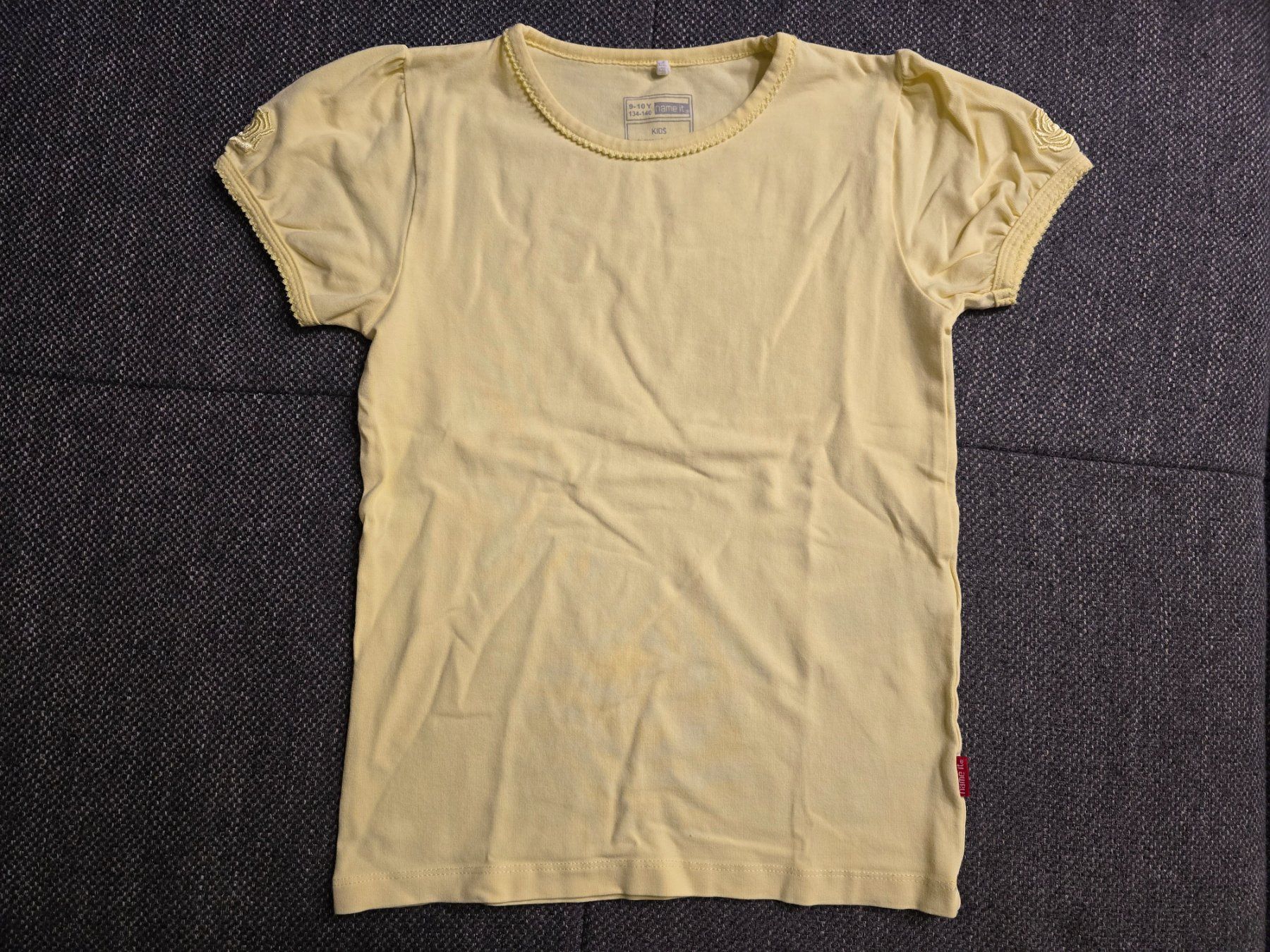 Blusen, T-Shirts & Tops: T-Shirt Gr.  134 / 140 – Gebraucht aus Büttikon AG von Amineah