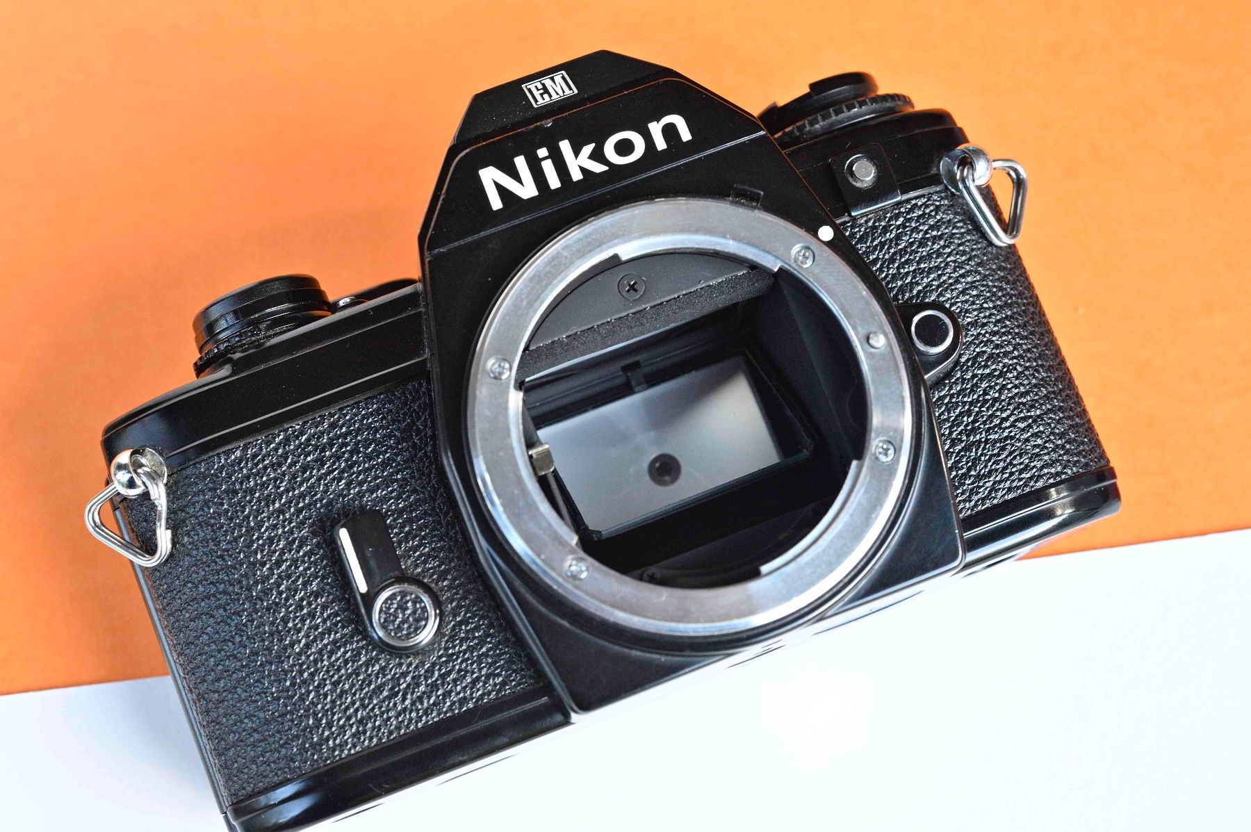 Nikon Fotocamera: Nikon EM – Usato da Schwerzenbach venduto da floridan 1