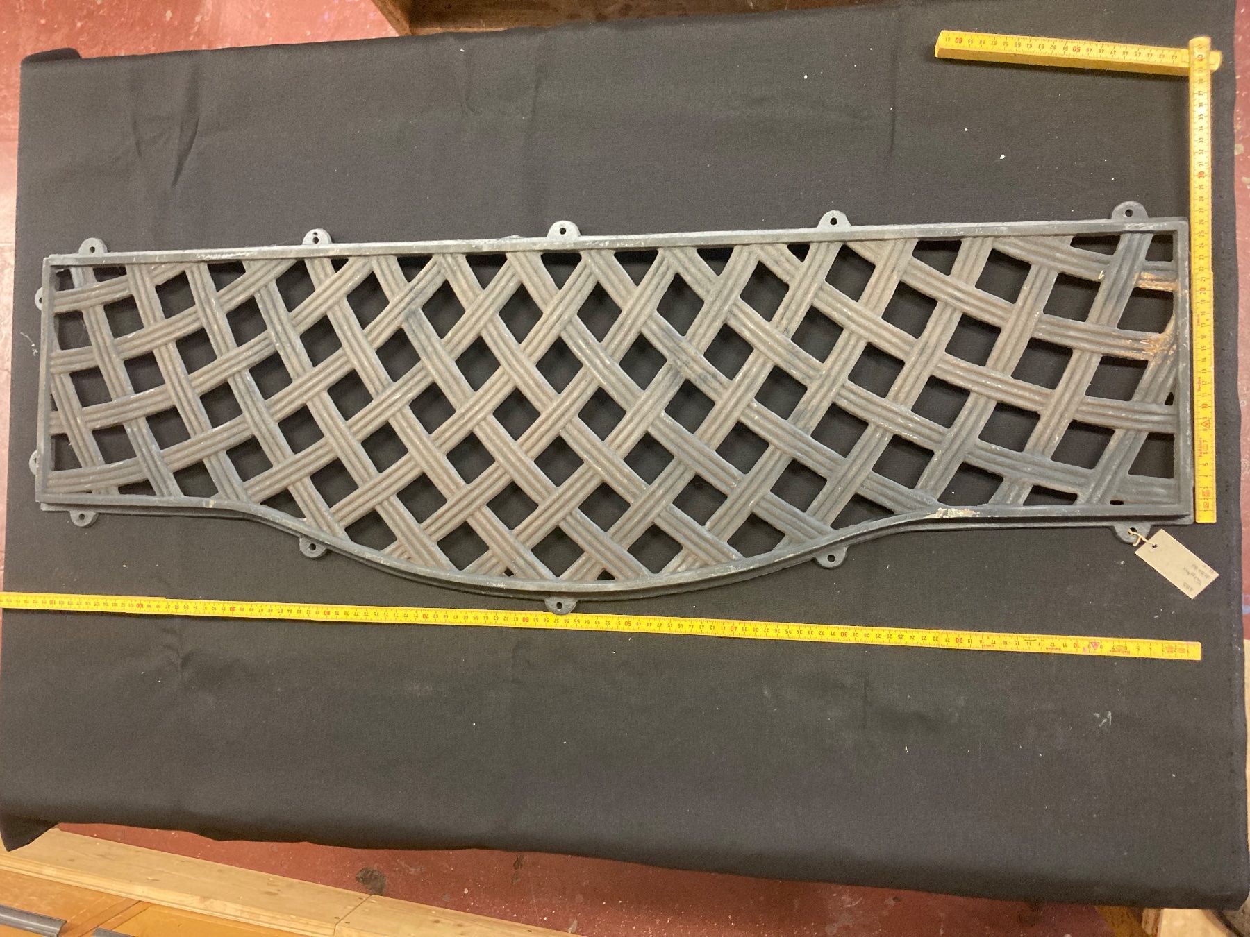 Griglie e Inferriate: Antikes Gitter – Usato da Grosswangen venduto da arum01