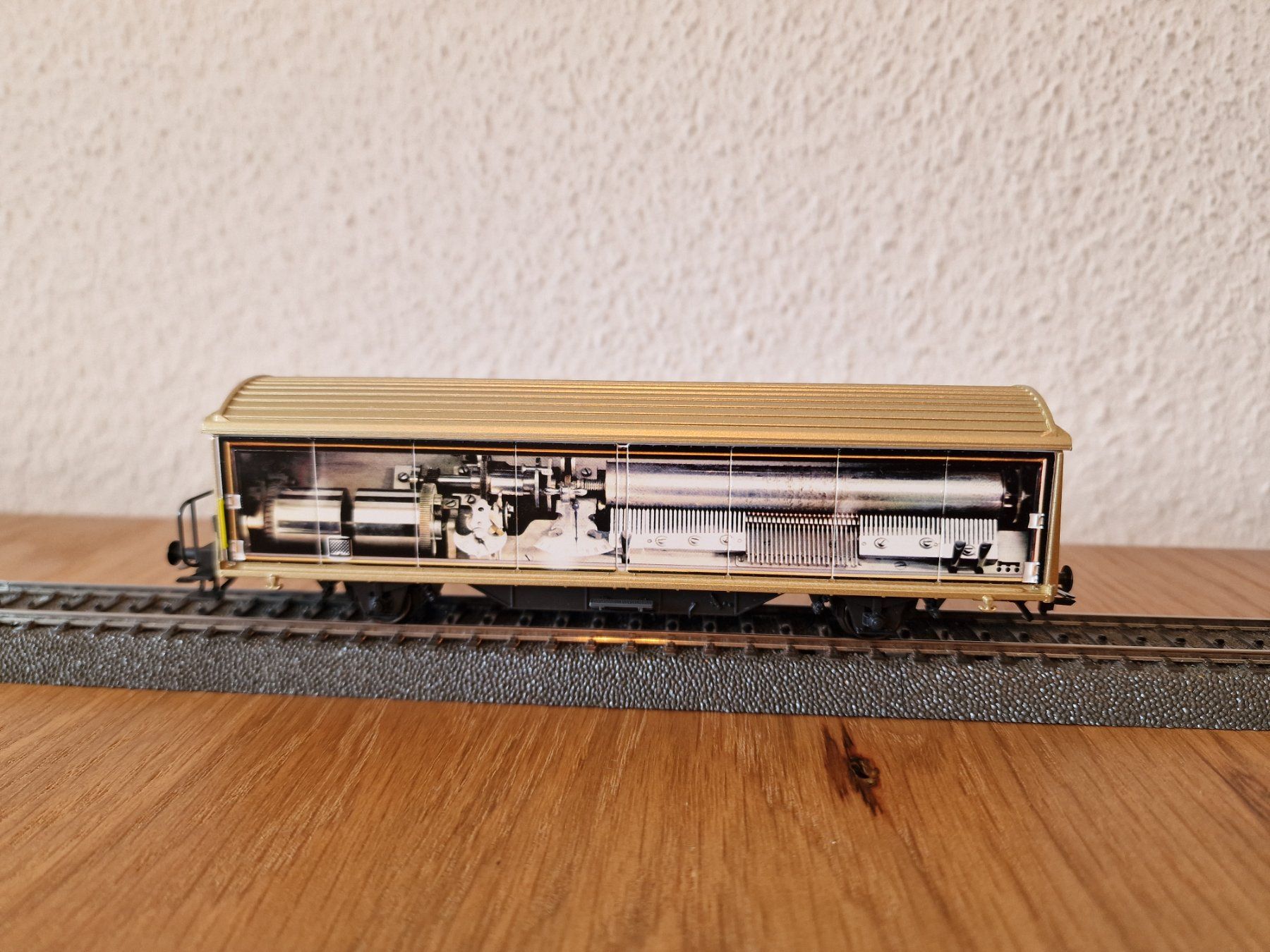 Märklin Modellini di ferrovie: Märklin Sonderwagen Spieldose H0 – Usato da Matten b. Interlaken venduto da lor_hr9w