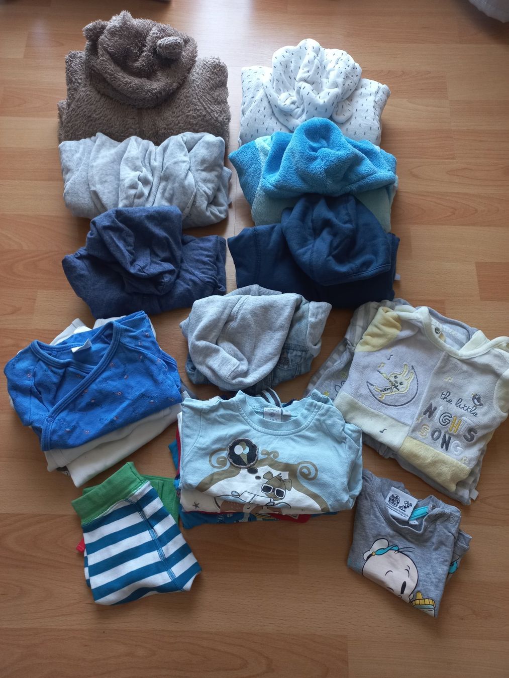Lotti & Set di vestiti: Cooles Jungs Kleiderset Gr. 56 – Usato da Arbon venduto da rispi89