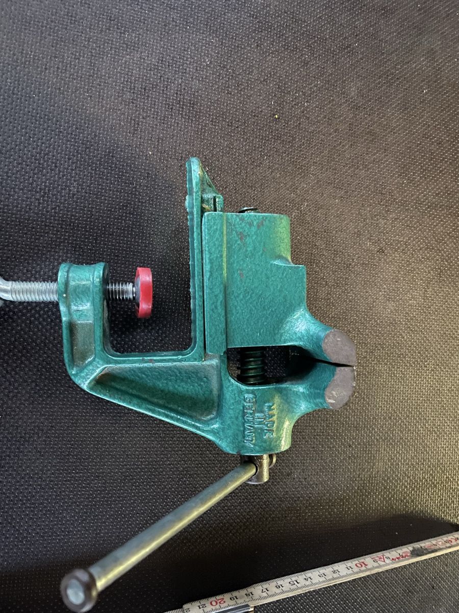 Tous les outils: Schraubstock  Gebraucht! – D'occasion à Gipf- Oberfrick par T30Zimm 3