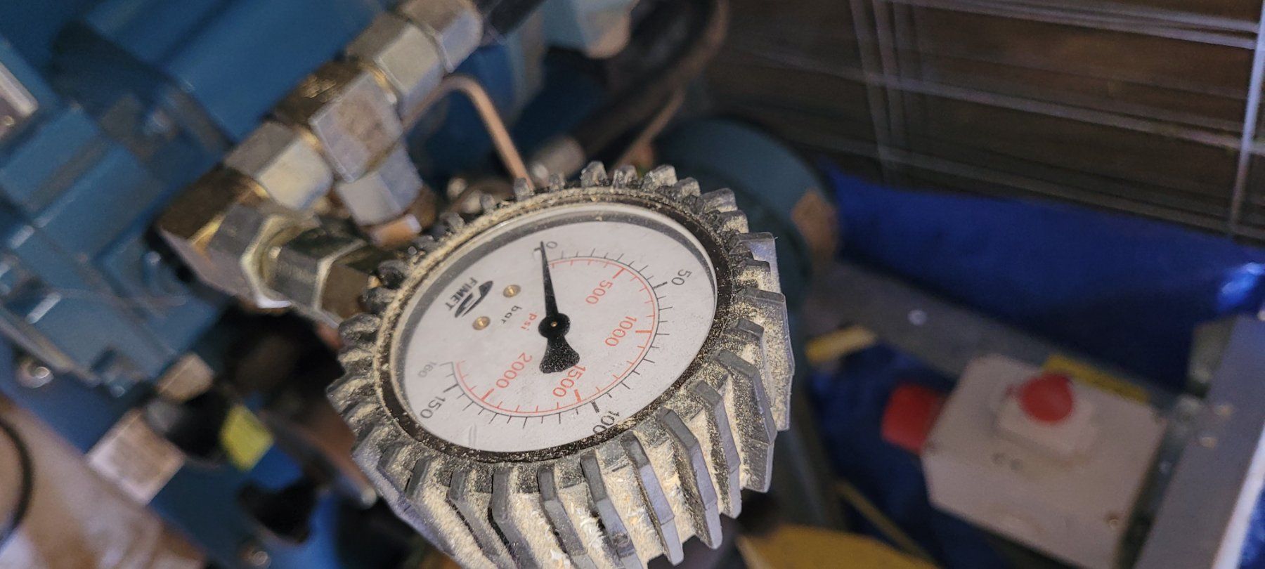 Alle Maschinen: Groupe électrohydraulique, Hydraulikaggregat – Defekt aus Les posses sur bex von timeeforgeron 2