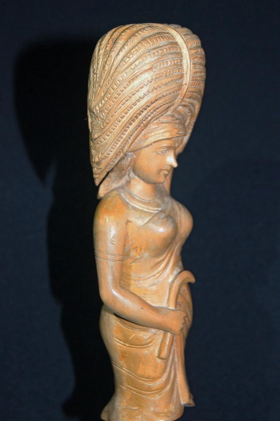Statuette: Bäuerin mit Getreidebündel und Sichel – Usato da Geroldswil venduto da ARTEFACTO 8