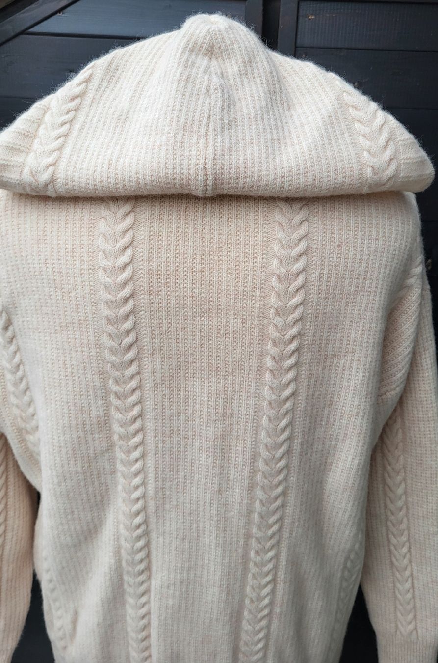 Pulls & Sweat-shirts: Cardigan chaud – Neuf avec emballage d'origine à Fribourg par VictoriaShop7 4