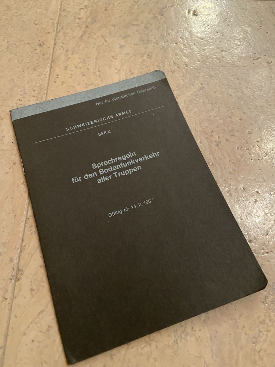 Libri: Reglement Sprechregeln Bodentruppen Schweizer Armee – Usato da Niederönz venduto da guisan45