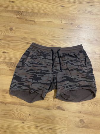 Kurze Hose Brave Soul Shorts Camouflage Muster Grösse M 