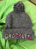 Brooklyn Winter Mütze Bommelmütze, Grau/Weiss, Top Zustand