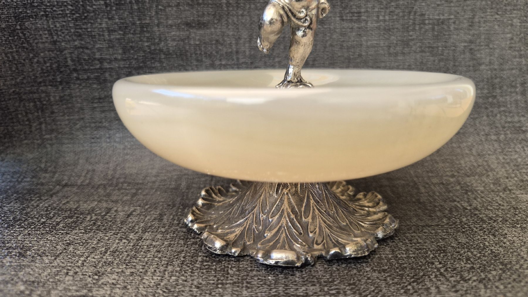 Statuette: Schale mit Putto-Figur Jugendstil  – Usato da Titterten venduto da Neleh82 1