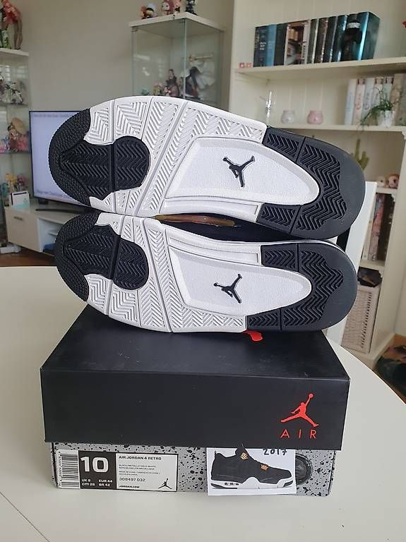 Scarpe da uomo: Nike Air Jordan 4 "Royalty" 2017 Grösse 44 – Usato da Windisch venduto da Xabeba 1