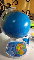 Electronic interactive globe and atlas (In German)