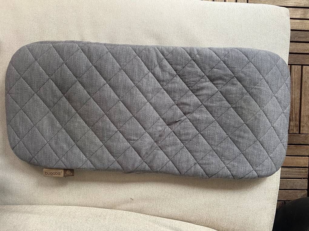 Sacchi a pelo: Ensemble Bugaboo nacelle  footmuff, matelas, plaid – Usato da Genève venduto da Poutch82 2