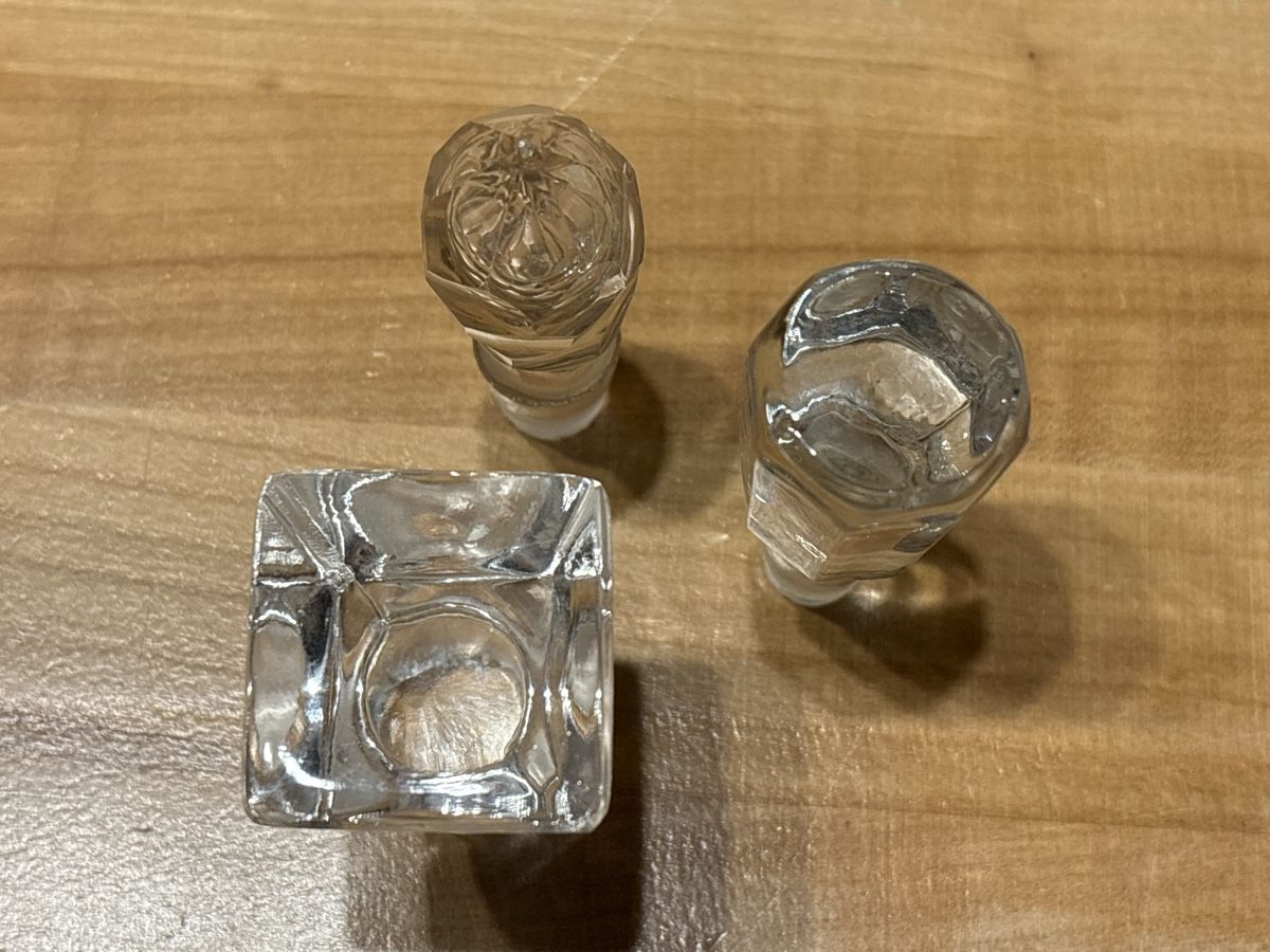 Apribottiglie & Tappi per chiusura: 3 Flaschen Deckel aus Glas – Usato da Rümlang venduto da euqinom16 1