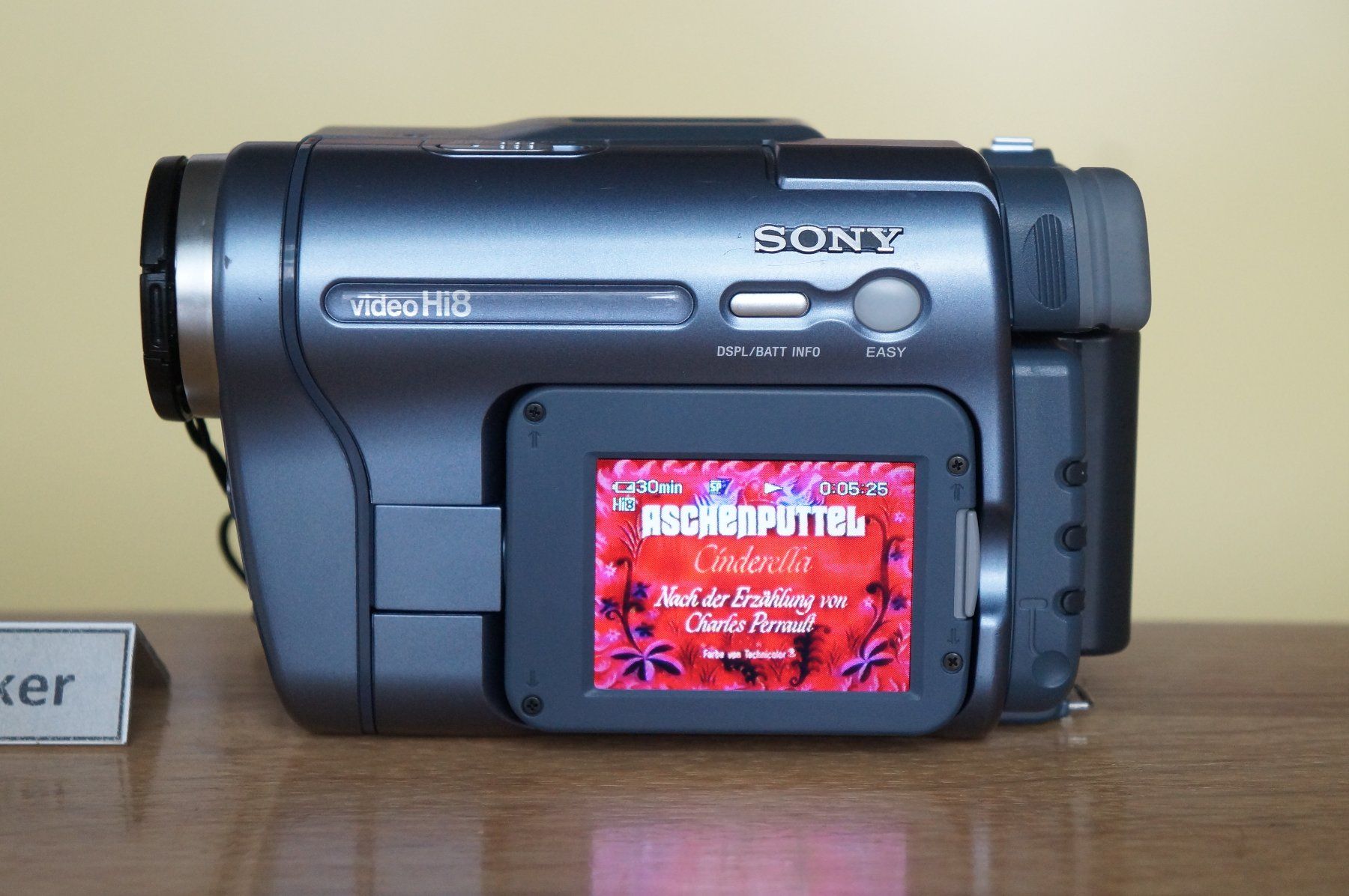 Sony Videocamere: Sony Hi8 Camcorder TRV228E ... funktioniert ... – Usato da St.Gallen venduto da My_tinker 3
