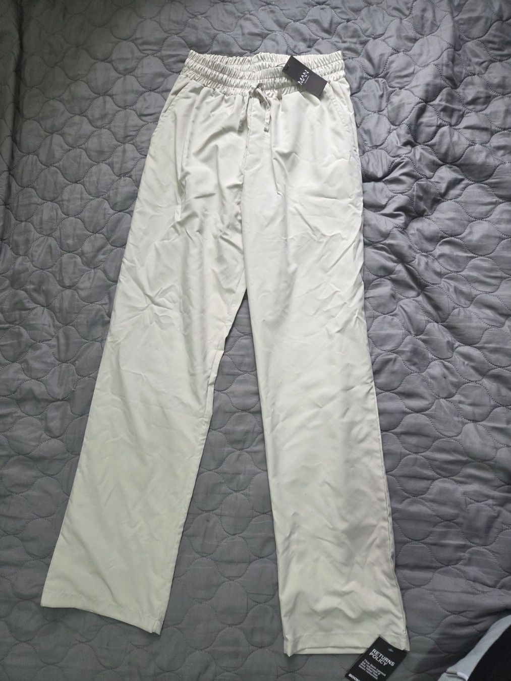 Pantaloni: BOOHOOMAN straight leg trouser – Nuovo (secondo la descrizione) da Horgen venduto da nic_l7nm
