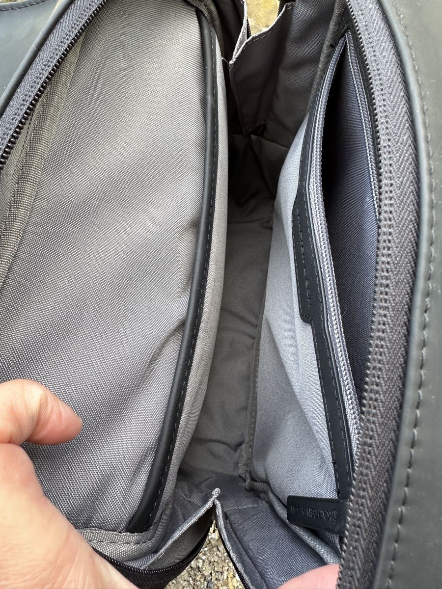 Kapten & Son Zaini: Kapten & Son Rucksack schwarz mit etwas grau – Usato da Wünnewil venduto da Kitty76 2