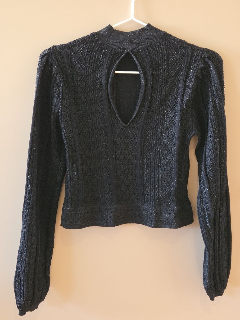 Pullover & Sweatshirts: Schwatzer Glitzerpullover – Gebraucht aus Emmen von GrabandGo 1