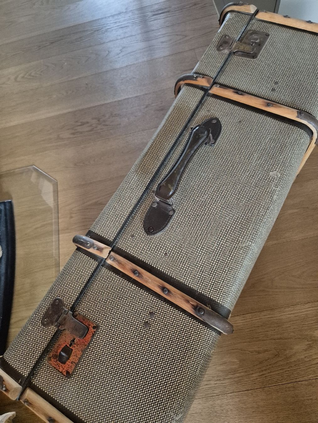 Valigie: Alte Vintage Truhe, Reisekoffer, – Difettoso da Opfikon venduto da Annanet 9