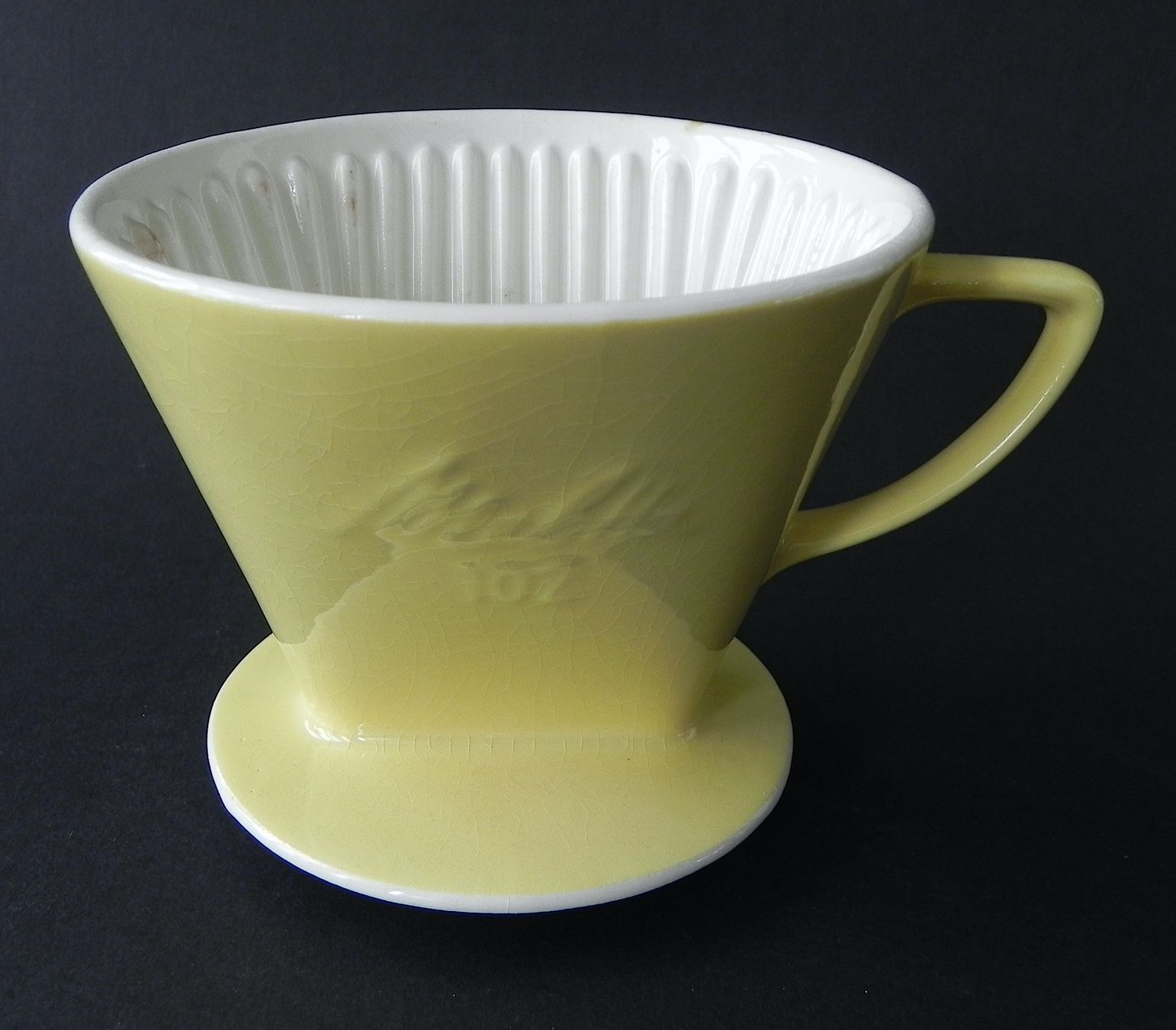 Melitta Appareils de cuisine: Gelber Kaffeefilter MELITTA 102 – D'occasion à Zürich par LodgE-21