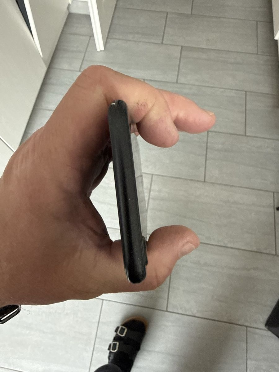 Apple Telefoni cellulari / Smartphones: Apple IPhone SE 2021 – Usato da Chur venduto da pau_vv7k 9