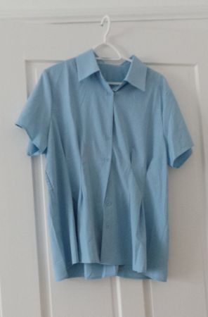 Hellblaue Kurzarmbluse 3XL