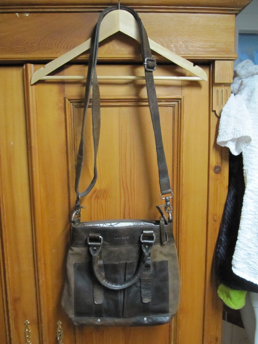 Borse da donna: Varese Handtasche/Umhängetasche Leder – Usato da Selzach venduto da Sennemeitschi11 1