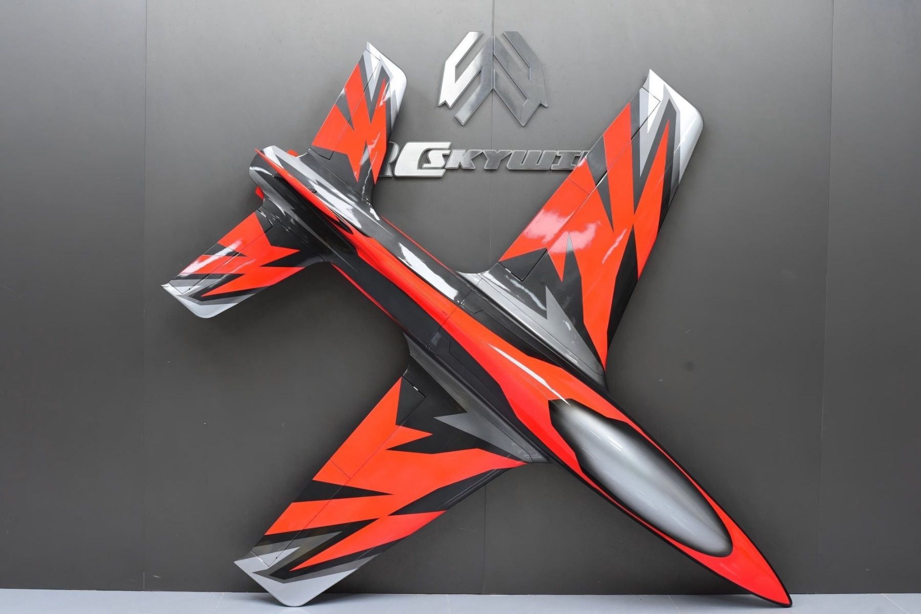 Modellismo RC: Skywing Falcon 82" Rot – Nuovo e nell'imballaggio originale da Wil SG venduto da Hadgw61