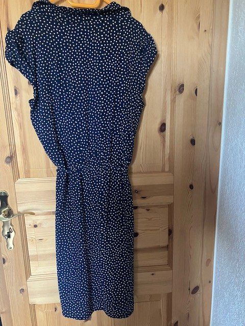 Kleider: Robe d'été à pois ESPRIT taille 38 – Gebraucht aus Les Ponts-de-Martel von Jolisa 4