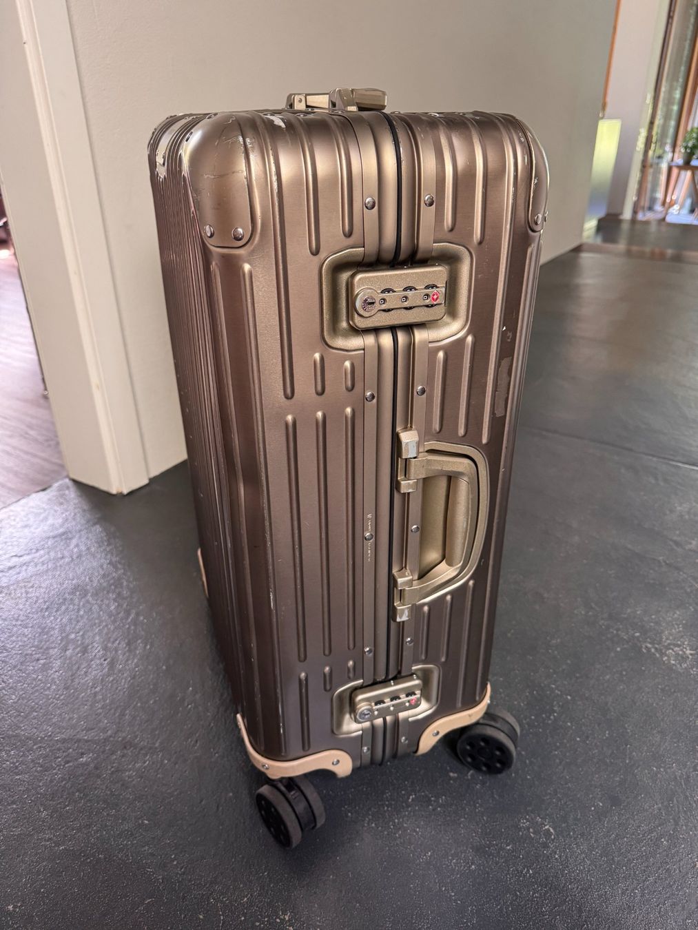 Rimowa Valigie: RIMOWA Check-In M – Usato da Würenlos venduto da kasilizo
