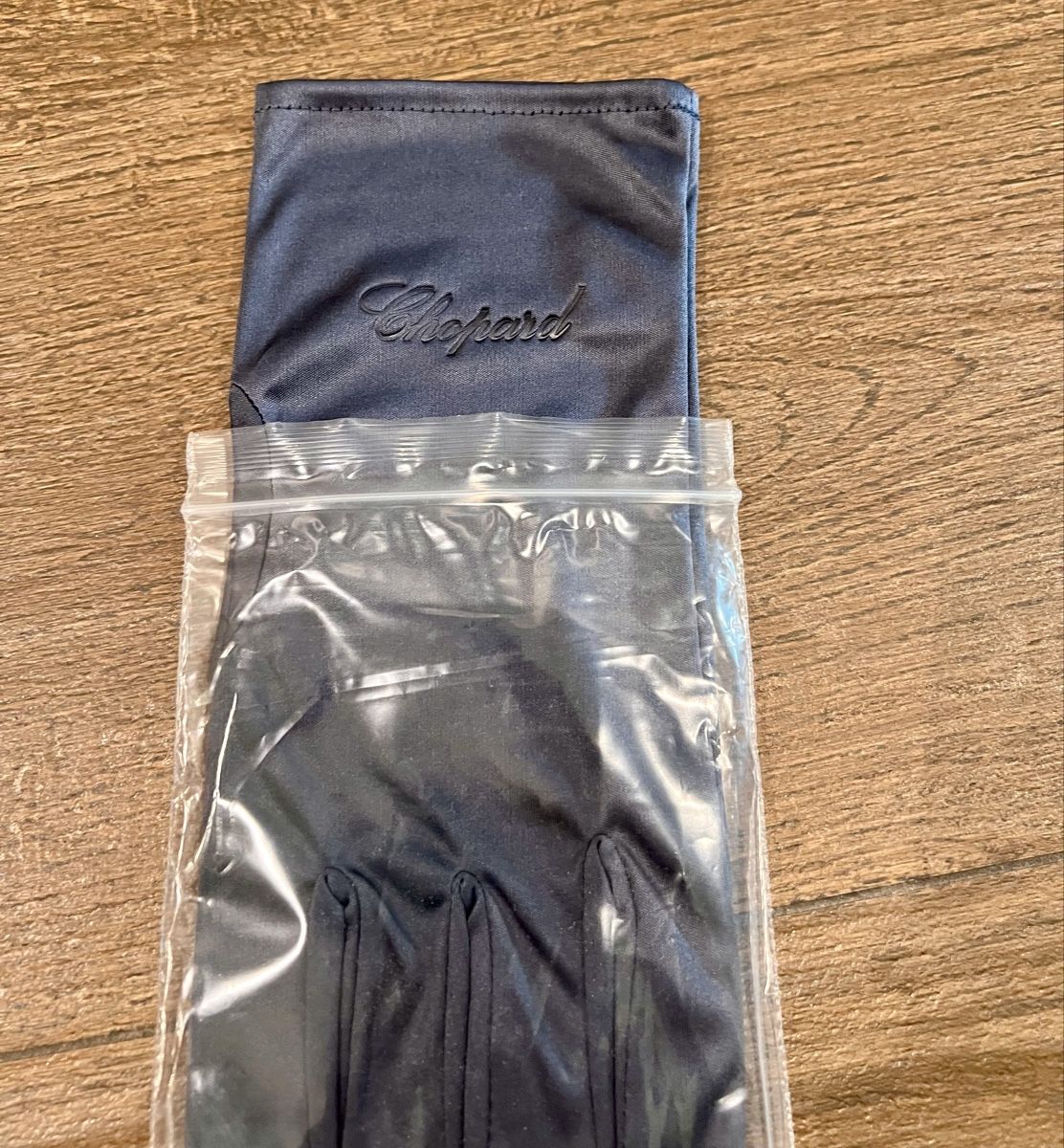 Guanti & manicotti: Chopard Gloves, elegant design, brand new! – Nuovo (secondo la descrizione) da Au ZH venduto da k984942