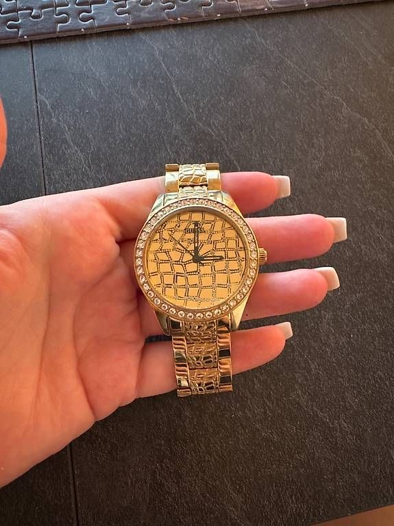 Orologi: Guess Uhr Gold – Usato da Pfäffikon SZ venduto da Melanie335