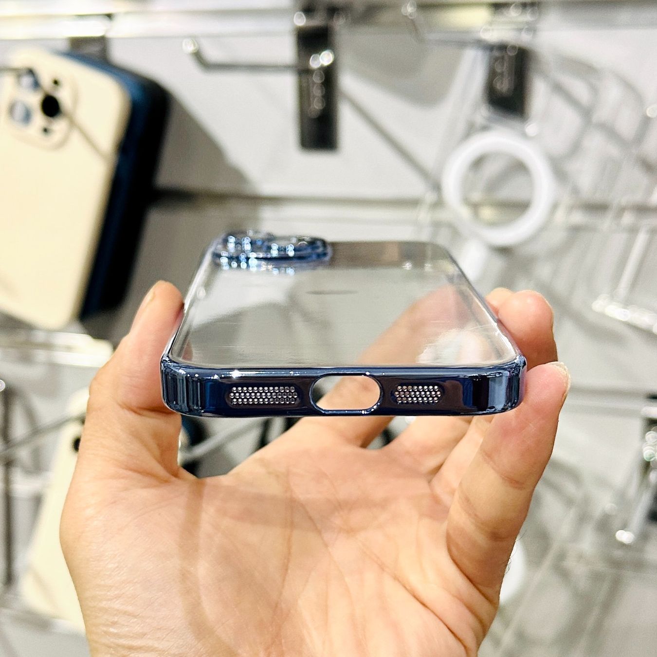 Covers & Schutzfolien: iPhone 15 (Plus) - Coque avec protection caméra verre+filtre – Neu und originalverpackt aus Morges von DigiAC 5