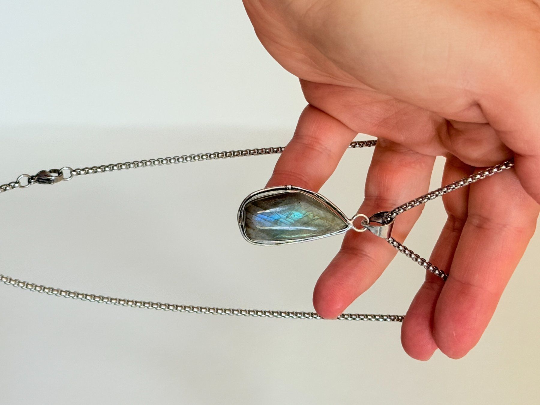 Ketten: Collier avec labradorite - Élégant & Naturel! – Neu und originalverpackt aus Genève von AWWA 8