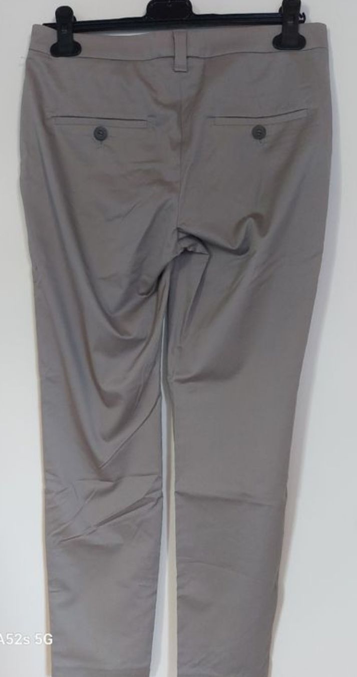 Brunello Cucinelli Pantaloni: Brunello Cucinelli Hose, hellgrau, Gr. 36 - Top Zustand! – Usato da Münchenstein venduto da luksack 2