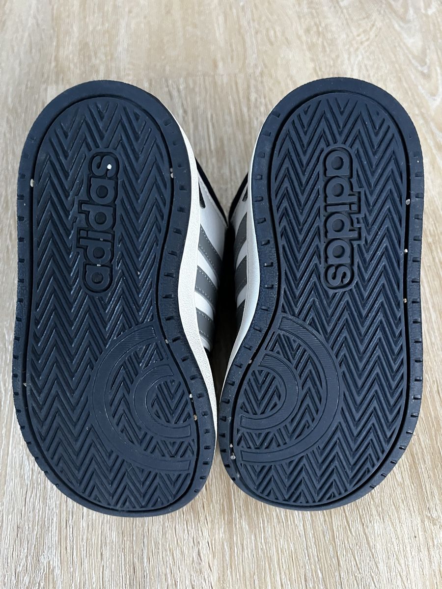 Adidas Scarpe per ragazzi: Coole Knöchelschuhe Gr.25 – Usato da Sulz AG venduto da Zissi31324 2