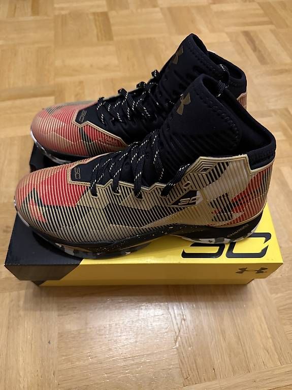 Scarpe da uomo: Under Armour Curry 2.5 Gold – Usato da Ostermundigen venduto da joh_p2q7 1