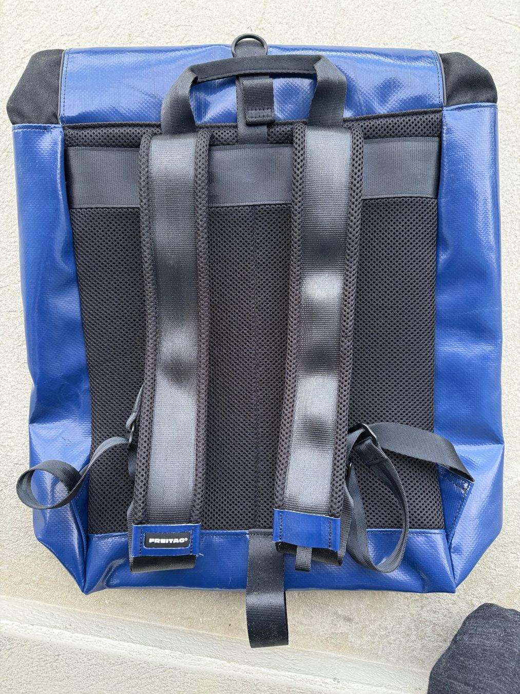 Freitag Zaini: Freitag Clapton F155 blau, NEU – Nuovo (secondo la descrizione) da Brugg AG venduto da Lullemu 2