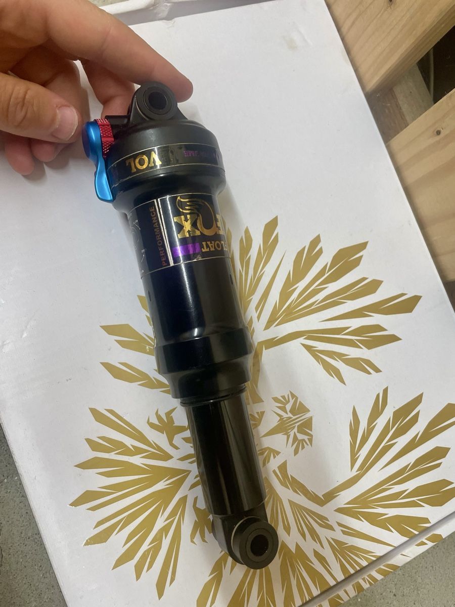 Fox Pezzi di ricambio: FOX FLOAT FACTORY PERFORMANCE EVOL Dämpfer Gold Violett – Usato da Münchwilen TG venduto da Doke_Power7 2