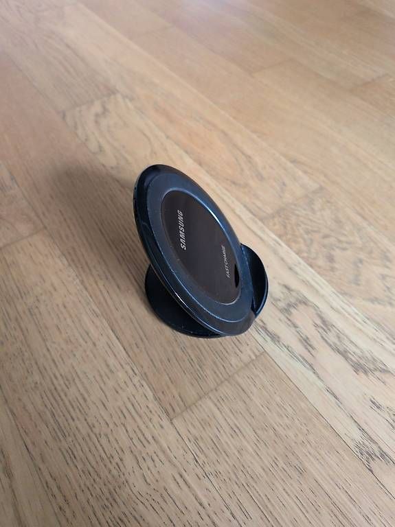 Caricabatterie: Samsung Wireless Charger EP-NG930 – Usato da Luzern venduto da distract 1